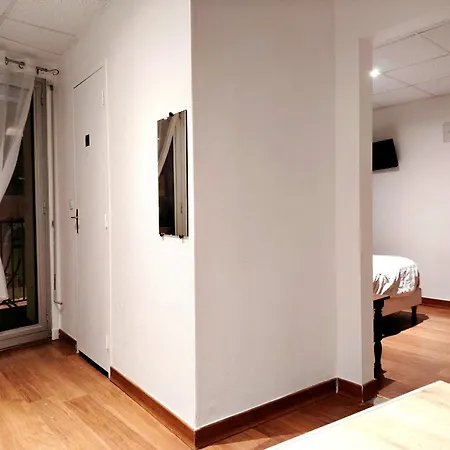 N5 Combes Apartment